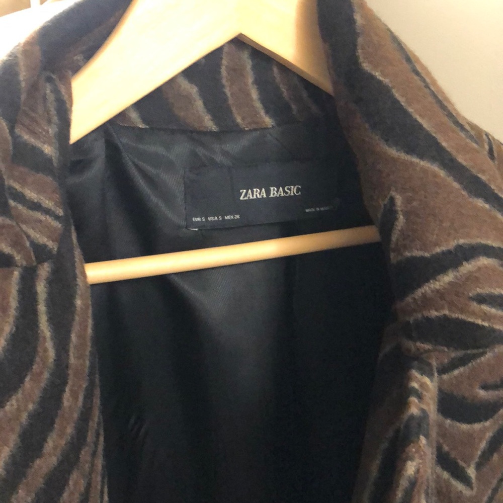 Zara Basic